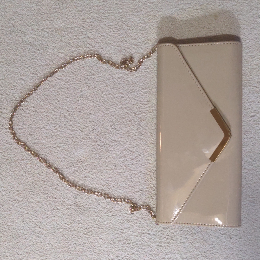 Elegant Cream Clutch with Gold Chain
